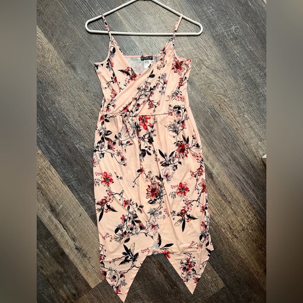 VENUS Pink floral printed wrap dress. Size Small. NWT